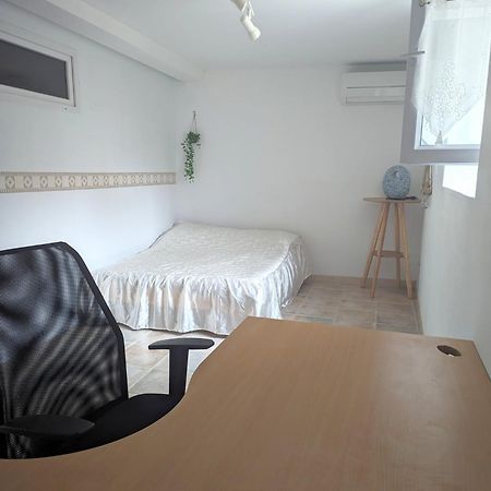 Chambre Climatisee Avec Espaces Privatifs Dont Salle De Bain Et Wc La Liviniere Exterior photo